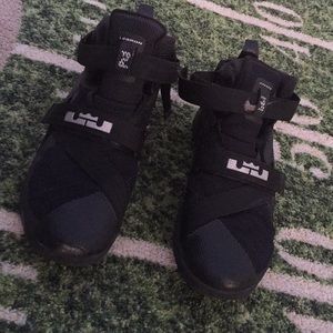 Lebron Soldier 9’s